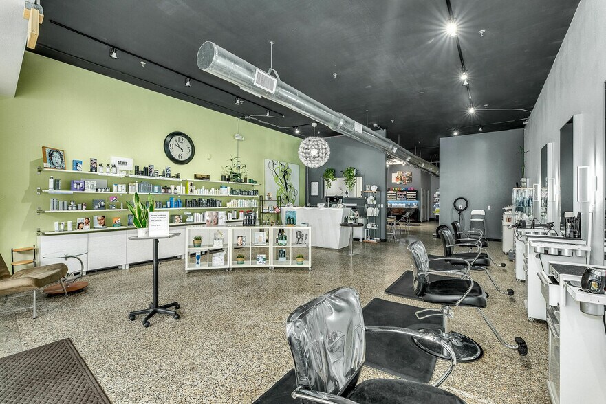 More Photos Of 902 E New Haven Ave, Melbourne Coworking Space