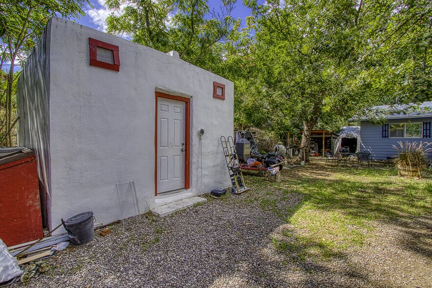 More Photos Of 10697 Highway 152, Hillsboro Storefront Retail Residential For Sale