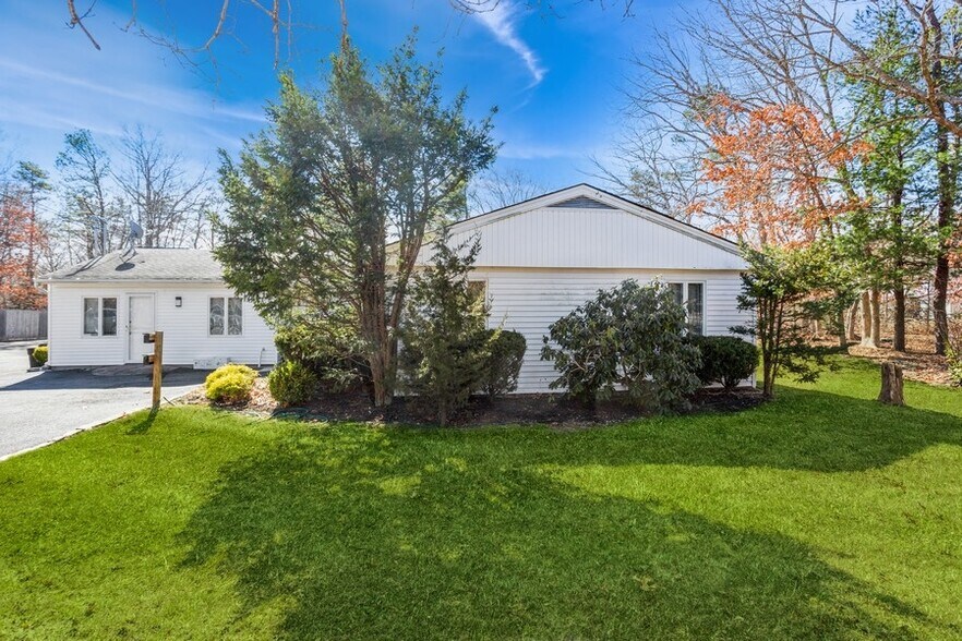 Primary Photo Of 626 Canal Rd, Mount Sinai Office For Lease