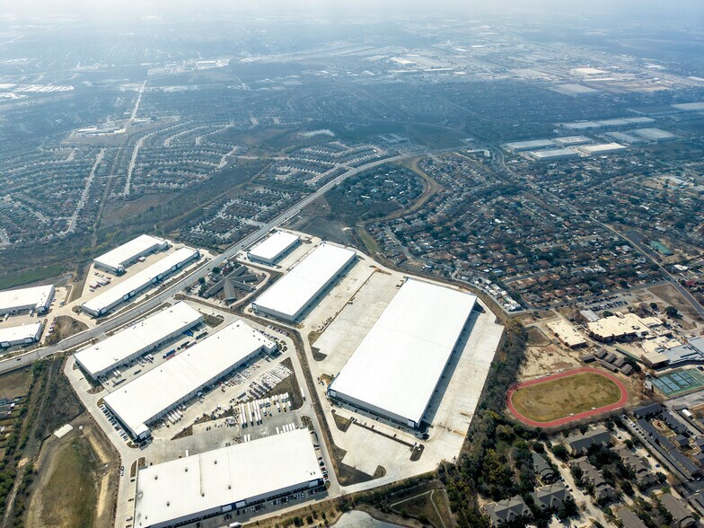 More Photos Of 5327 Eisenhauer Rd, San Antonio Unknown For Lease