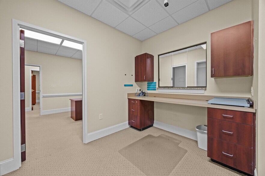 More Photos Of 2223 Hemby Ln, Greenville Medical For Sale