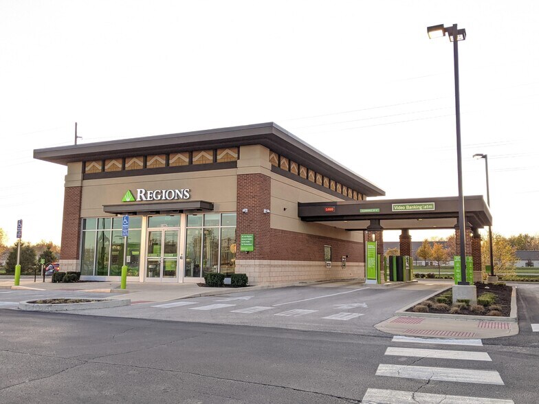 More Photos Of 11503 Spring Mill Rd, Carmel General Retail For Lease