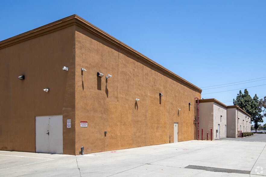 More Photos Of 9111 Valley View St, Cypress General Retail For Sale