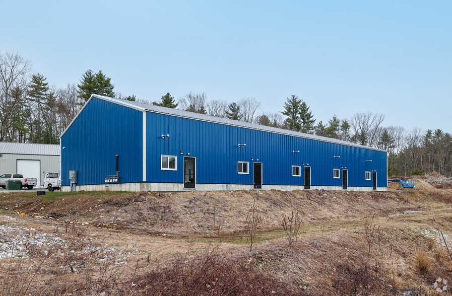Primary Photo Of 382398 Calef Hwy, Epping Flex For Lease
