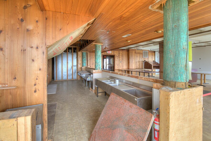 More Photos Of 61 Main St, Pacific Beach Restaurant For Sale