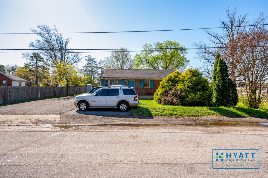 Primary Photo Of 7703 Poplar Hill Ln, Clinton Office Residential For Sale