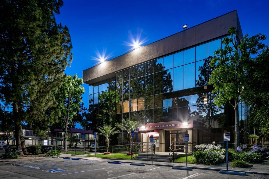 More Photos Of 2000 E 4th St, Santa Ana Office For Lease
