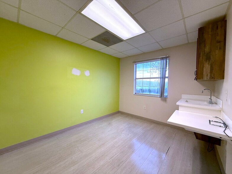 More Photos Of 833 E Oak St, Kissimmee Medical For Lease