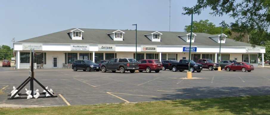 Primary Photo Of 323 E Highland Dr, Oconto Falls General Retail For Lease