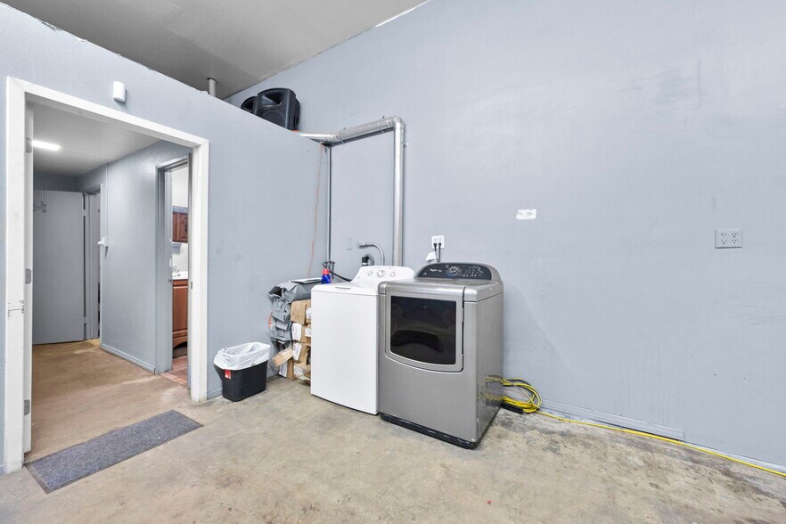 More Photos Of 1033-1047 W 3rd St, San Bernardino Warehouse For Sale