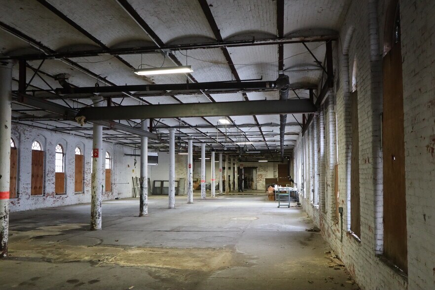 More Photos Of 1 Allen St, Springfield Manufacturing For Sale