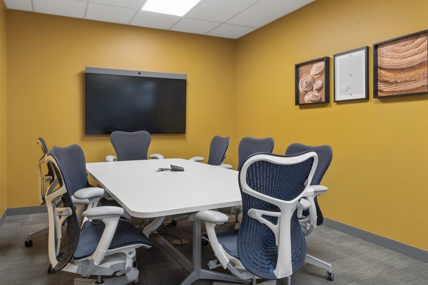 More Photos Of 1712 S East Bay Blvd, Provo Unknown For Lease