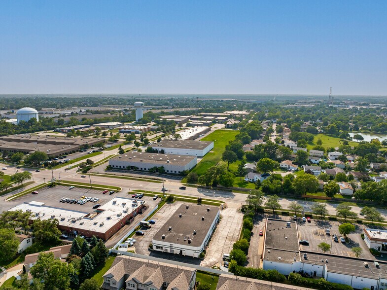 More Photos Of 2005 Bloomingdale Rd, Glendale Heights Office For Sale