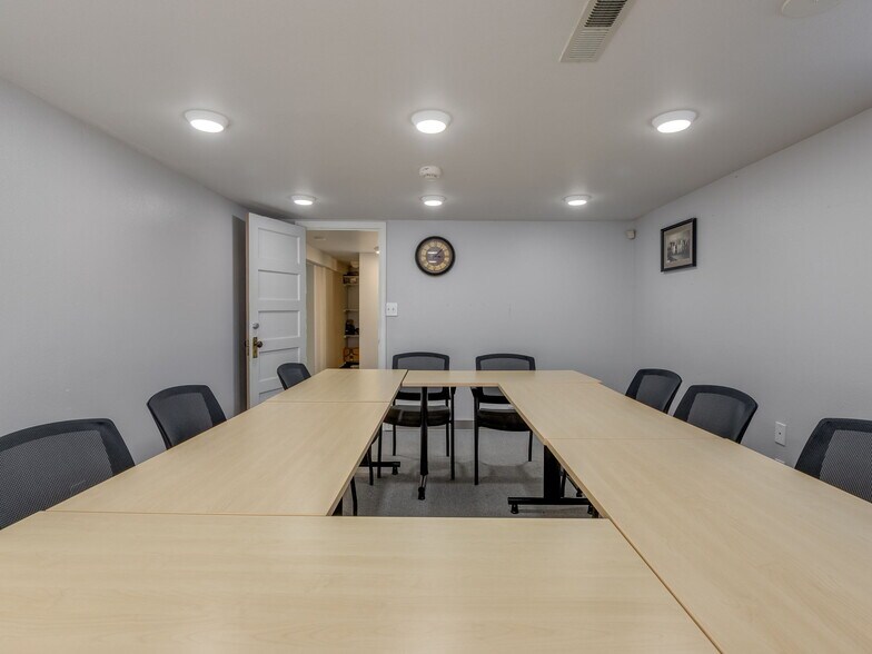 More Photos Of 319 NE 5th St, McMinnville Office Residential For Sale