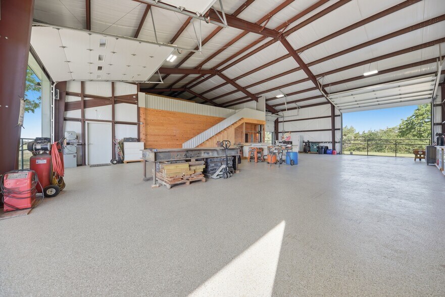 More Photos Of 126 S Berlin Rd, Brenham Specialty For Sale