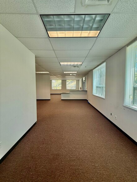 More Photos Of 333 Crown Point Cir, Grass Valley Office For Lease
