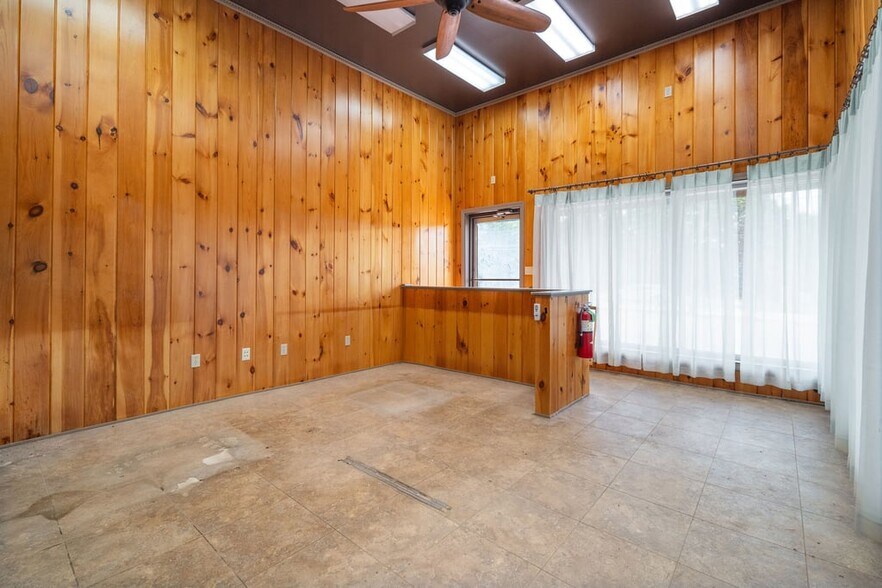 More Photos Of 3585 US-20, Sloansville Freestanding For Sale