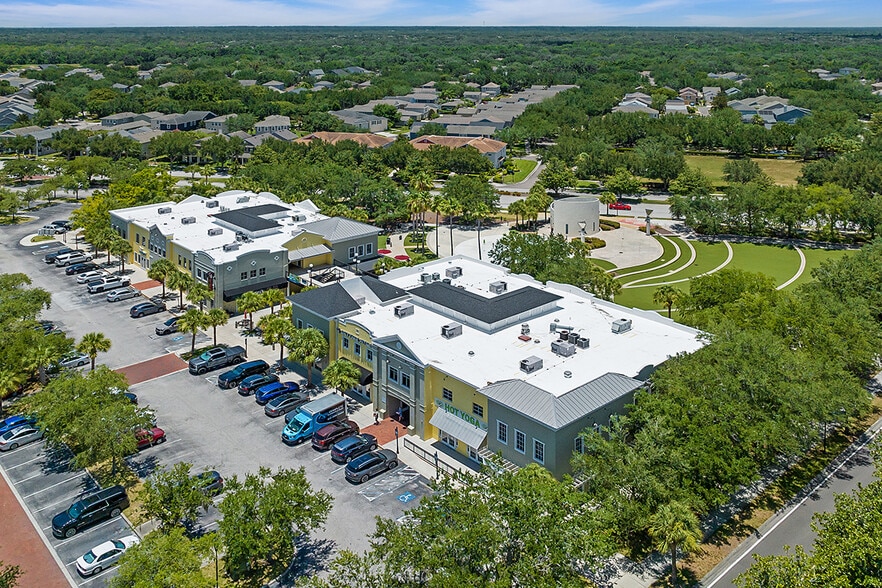 More Photos Of 16132 Churchview Dr, Lithia Storefront Retail Office For Sale