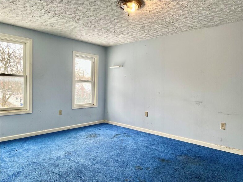 More Photos Of 10 Ontario St, Honeoye Falls Office Residential For Sale