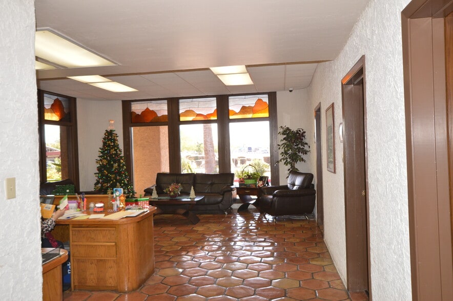 More Photos Of 8433 N Black Canyon Fwy, Phoenix Office For Lease