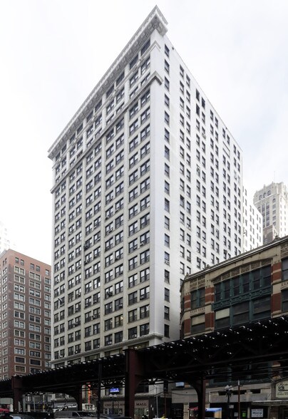 More Photos Of 5 S Wabash Ave, Chicago Office For Lease