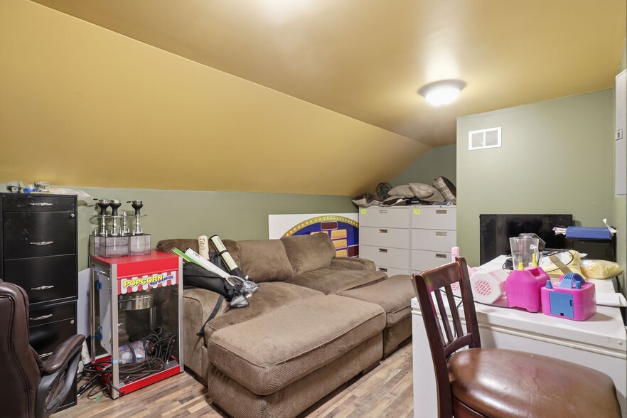 More Photos Of 2081 Niagara St, Buffalo Restaurant For Sale