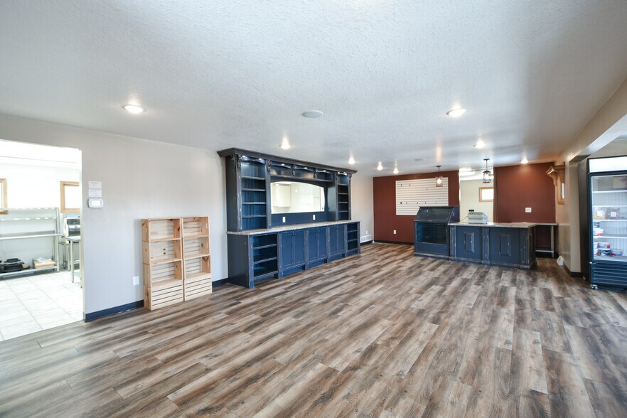 More Photos Of 307 2nd St, Bellechester Flex For Sale