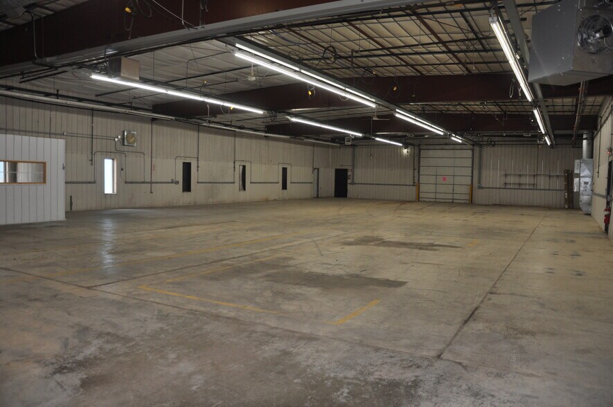 More Photos Of 1401 Fallon Ave NE, Monticello Warehouse For Lease