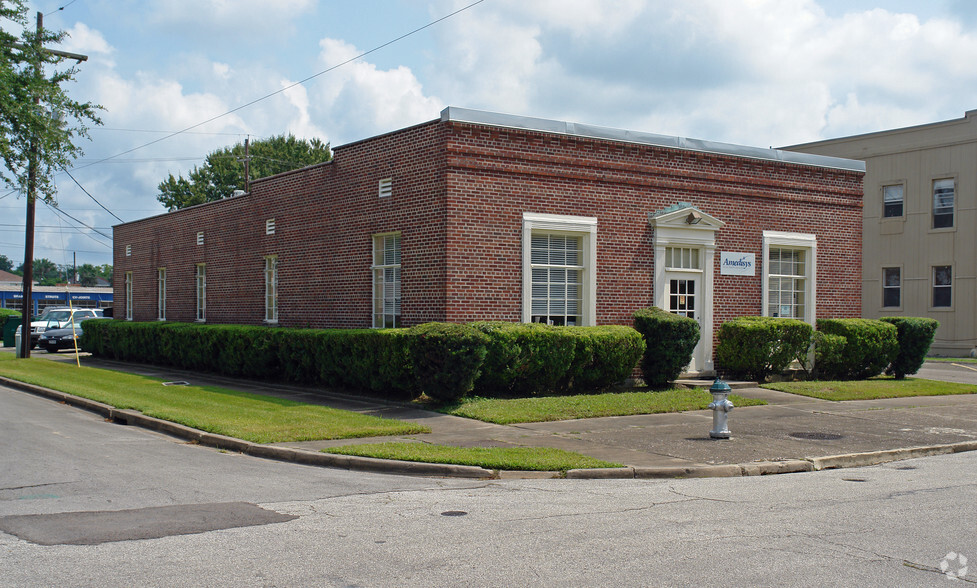 Primary Photo Of 1890 Broadway, Beaumont Office For Sale