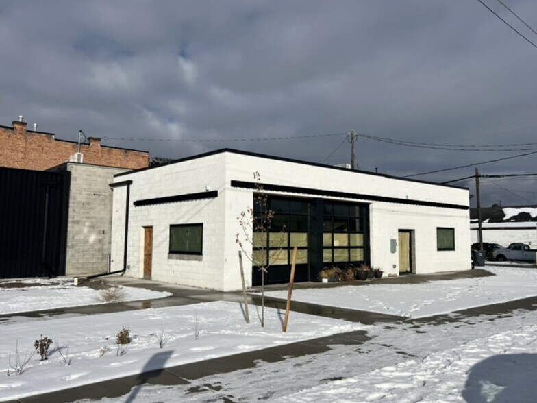 More Photos Of 33 E Main St, Belgrade Flex For Lease