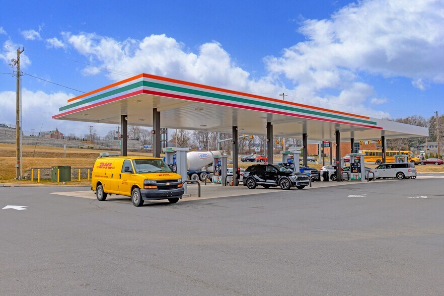 More Photos Of 147 Gettysburg Pike, Mechanicsburg Service Station For Sale