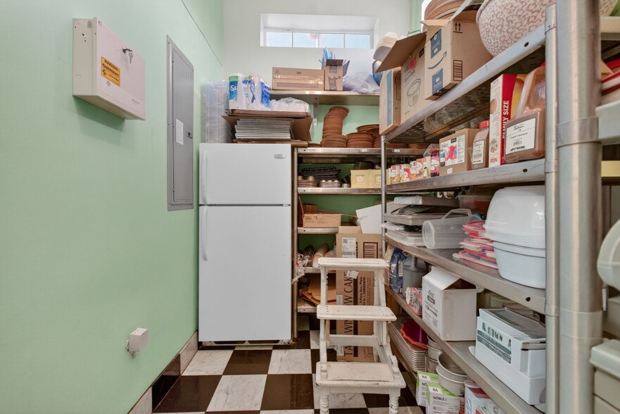 More Photos Of 197 E Church St, Deland Restaurant For Sale