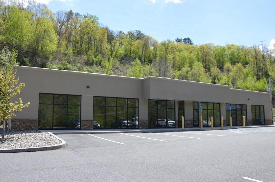 More Photos Of 870 Gordon Nagle Trl, Pottsville Storefront For Sale