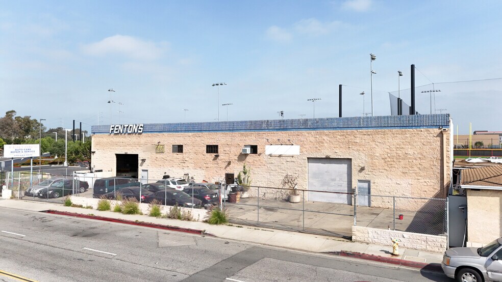 More Photos Of 4947 Marine Ave, Lawndale Service For Lease