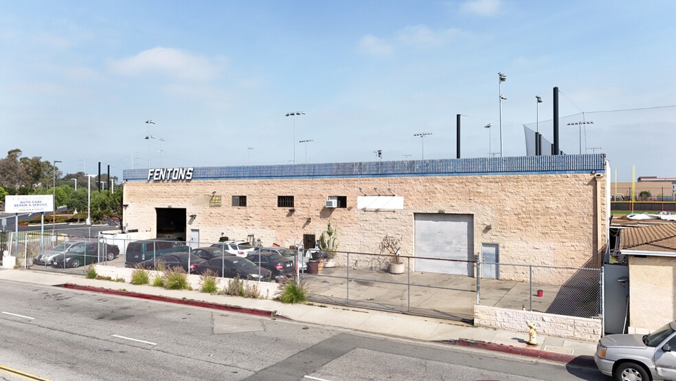 More Photos Of 4947 Marine Ave, Lawndale Service For Lease