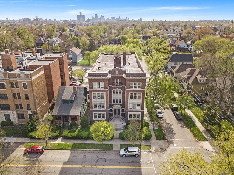 More Photos Of 1121 Van Dyke St, Detroit Apartments For Sale
