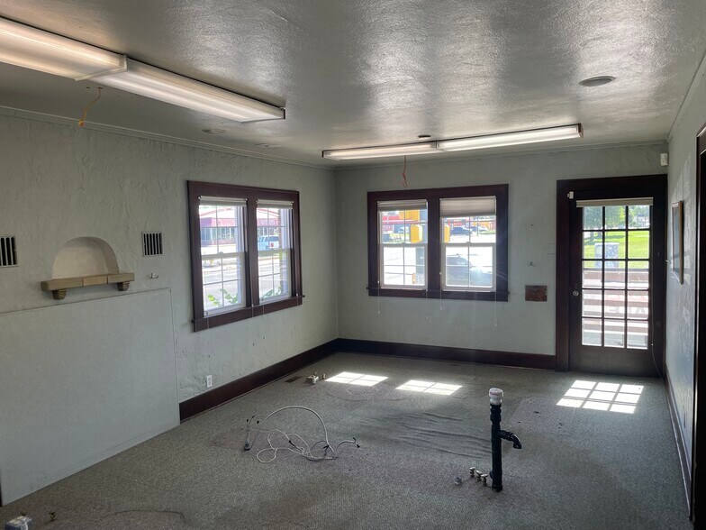 More Photos Of 15 S 8th Ave, Brighton Office For Sale