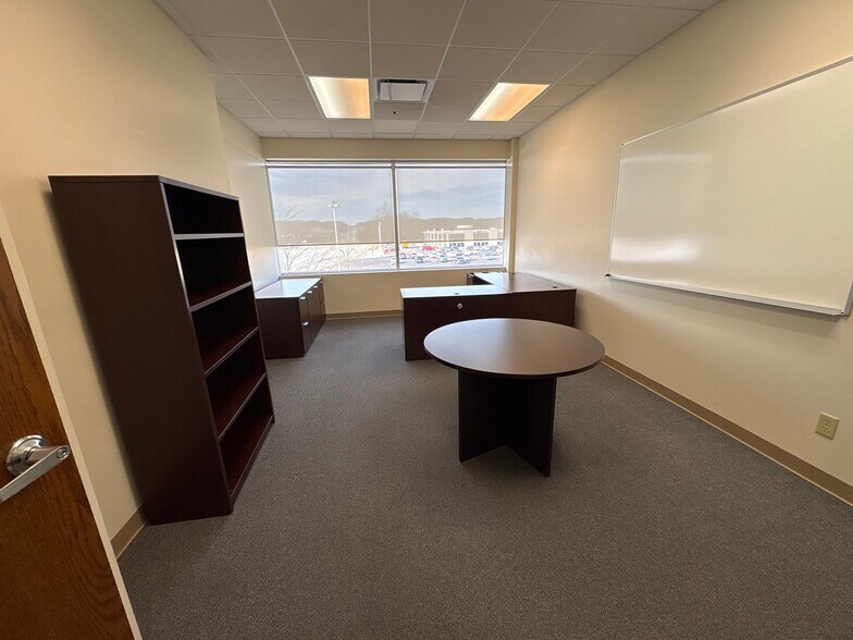 More Photos Of 3589 Sagamore Pky, Lafayette Office For Lease