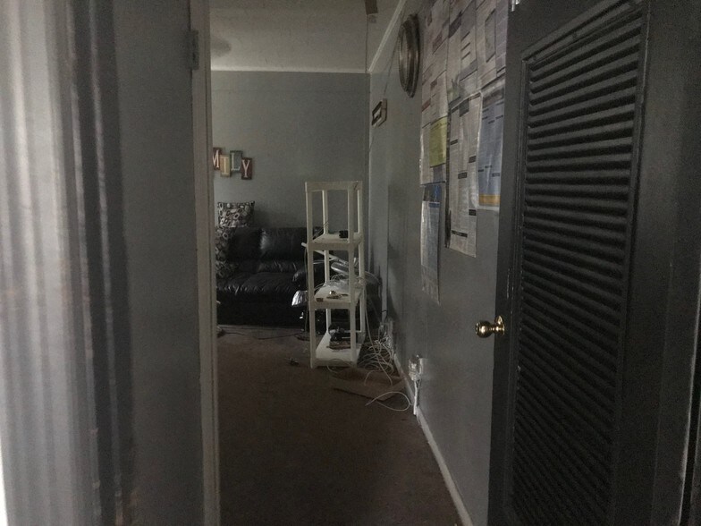 More Photos Of 2422 E Monument St, Baltimore Storefront Retail Residential For Sale