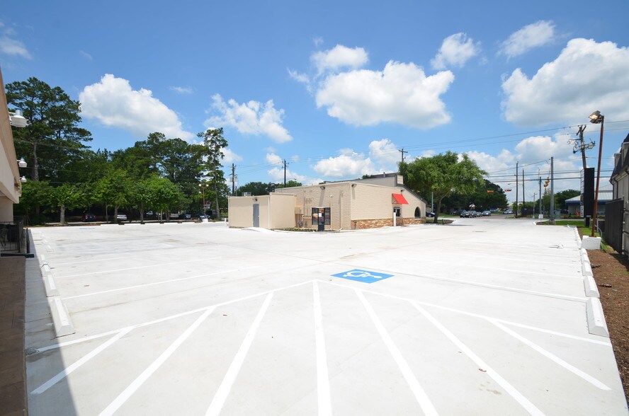 More Photos Of 14129 Memorial Dr, Houston Restaurant For Sale