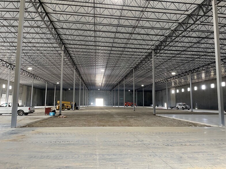 More Photos Of 11200 Industrial Park Dr, Evansville Manufacturing For Lease