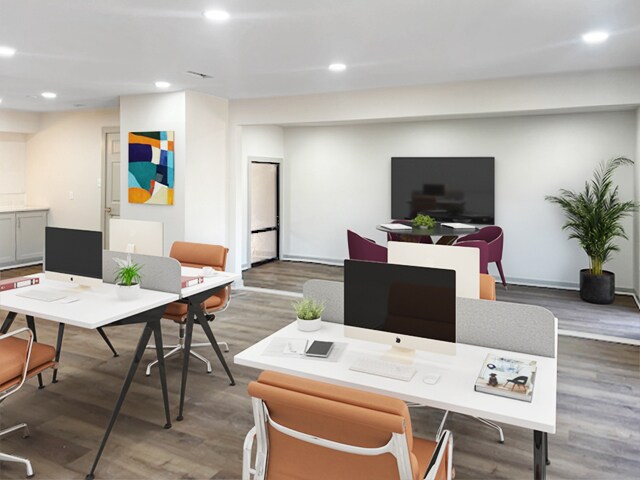 More Photos Of 3211 Texas Blvd, Texarkana Showroom For Sale