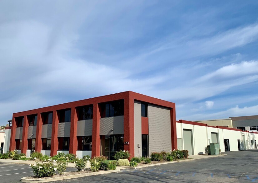 More Photos Of 20 N Aviador St, Camarillo Warehouse For Lease