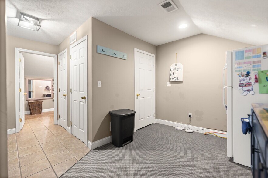 More Photos Of 4418 Main St, Clay City Flex For Sale