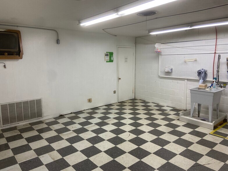 More Photos Of 5101 Plains Blvd, Amarillo Storefront For Lease