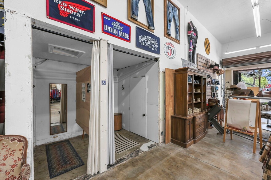 More Photos Of 10640 Main St, El Monte Storefront For Sale