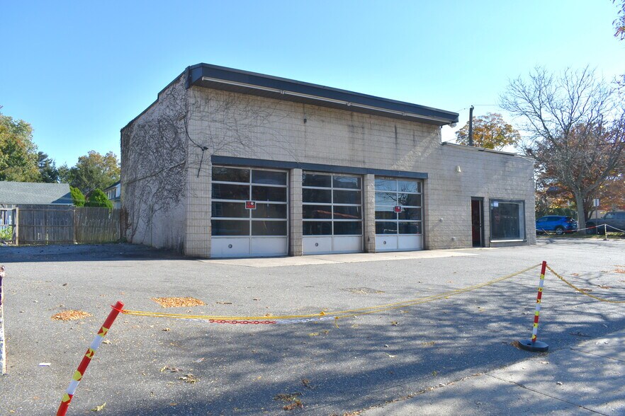 Primary Photo Of 679 Port Washington Blvd, Port Washington Convenience Store For Sale