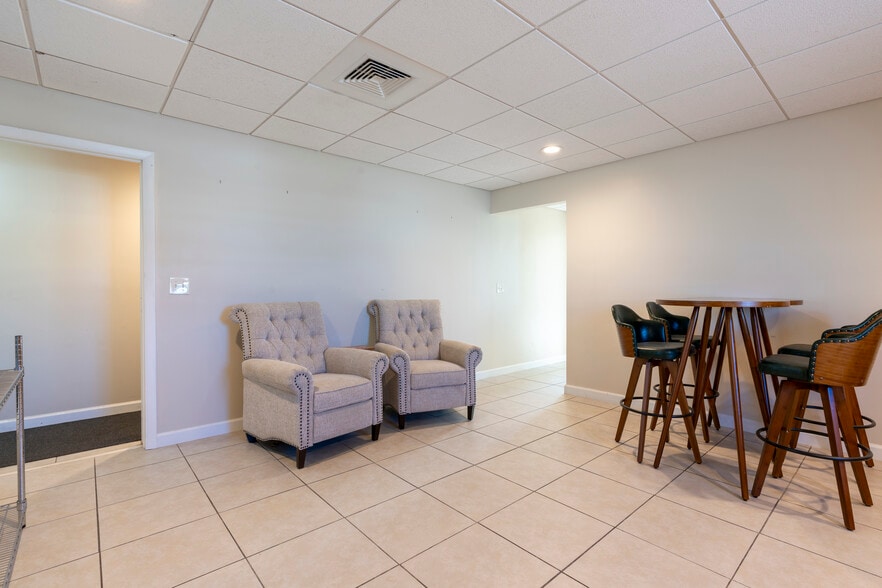 More Photos Of 218 S F St, Lake Worth Warehouse For Sale