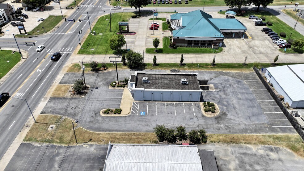 More Photos Of 2804 E Race Ave, Searcy Healthcare For Sale