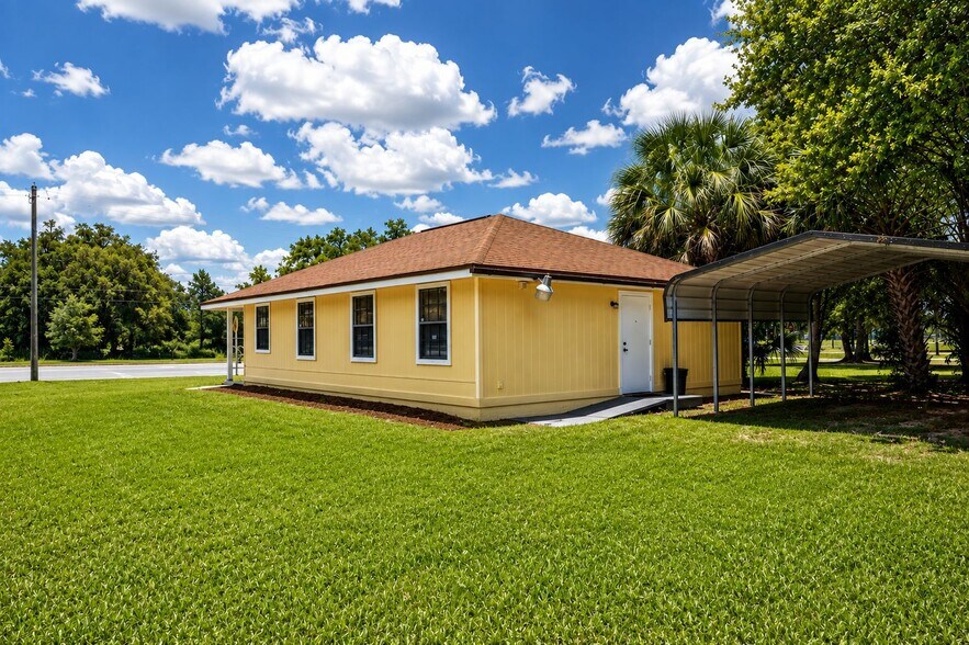 More Photos Of 7230 SE US Highway 301, Hawthorne Office For Sale